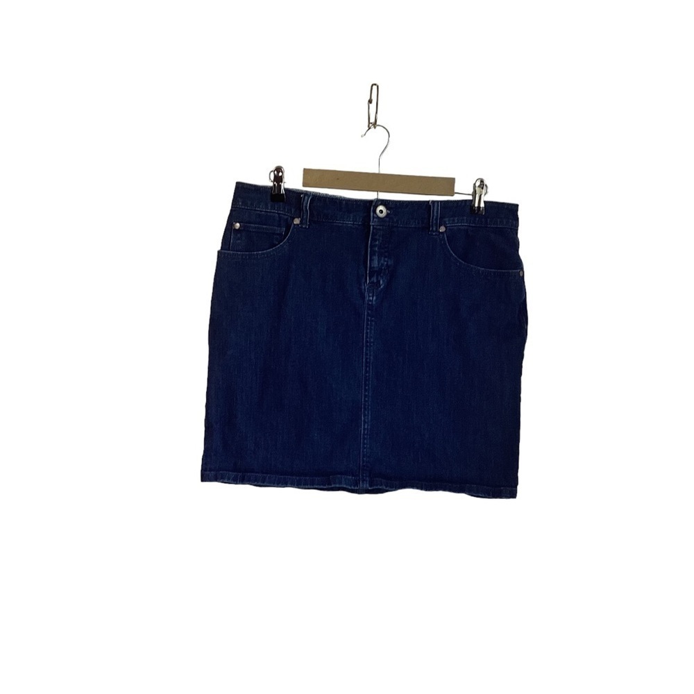 Izod Women’s Denim Straight Skirt.  Size 12P